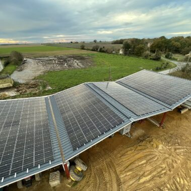 Bâtiments agricoles centrale solaire